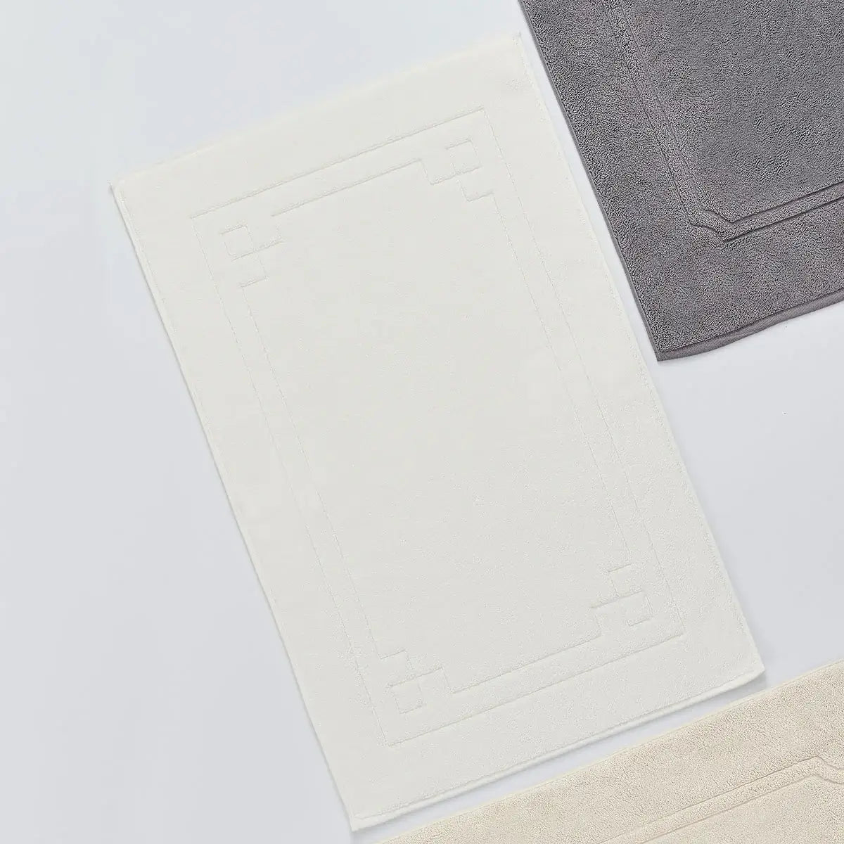 UCHINO Pile Bath Mat: Gray