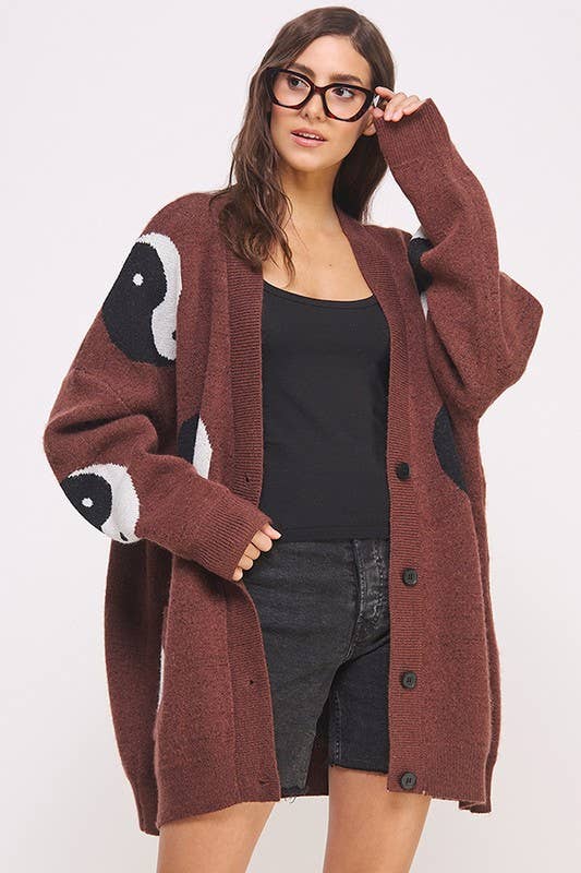 OVER SIZED YIN YANG CARDIGAN: Brown