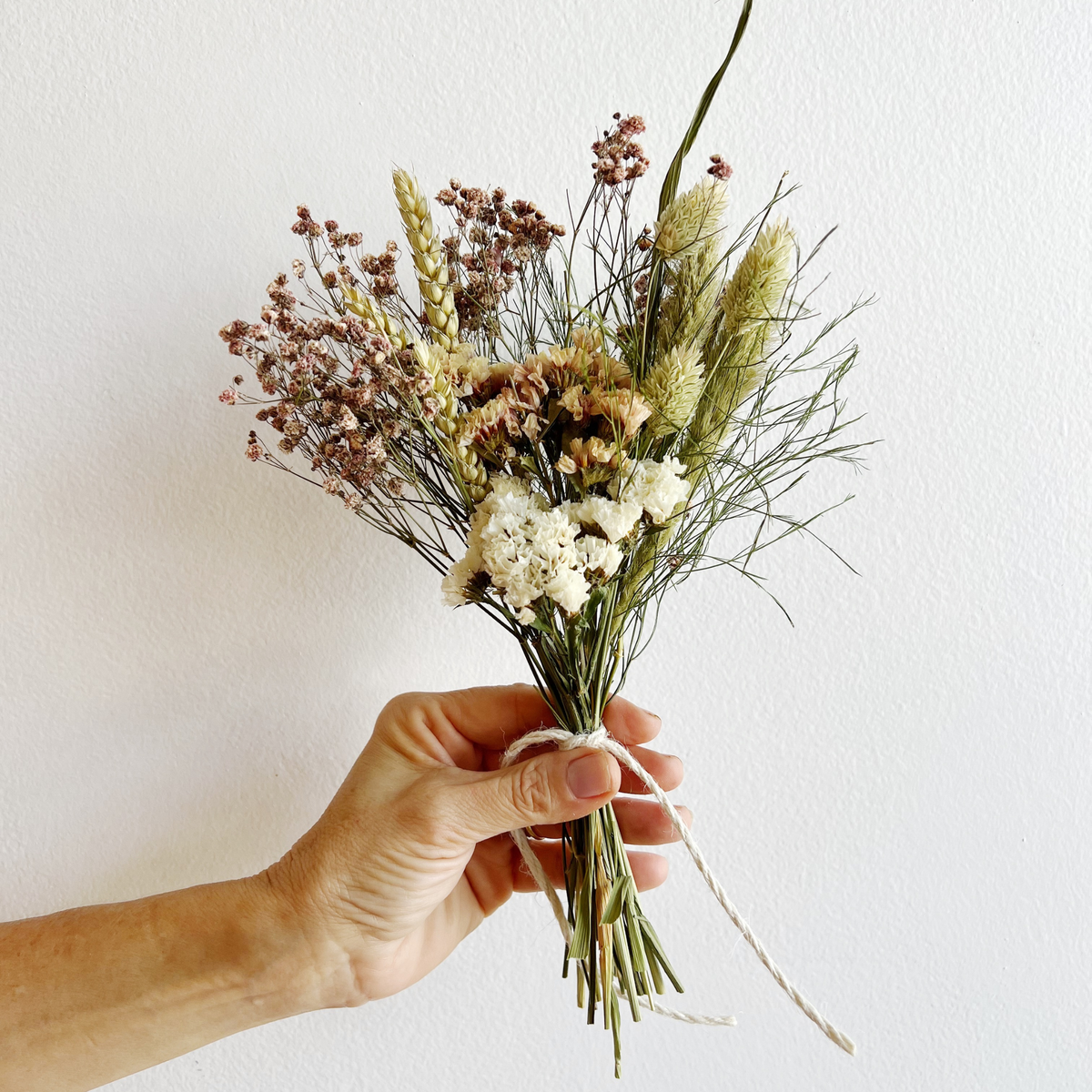 Classic & Chic Dried Flower Bundles: Romantic