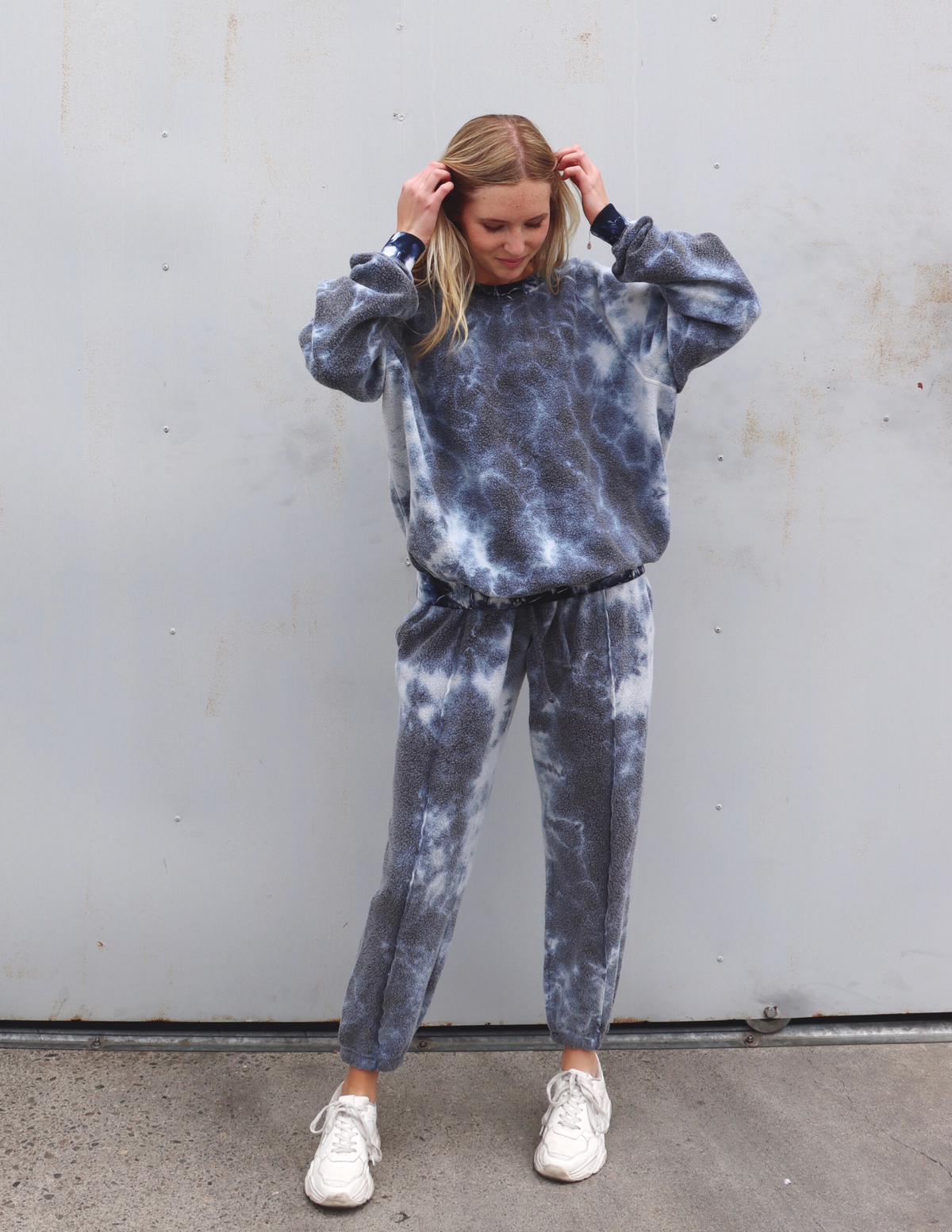 Plush Crewneck Pullover - tie dye: Medium