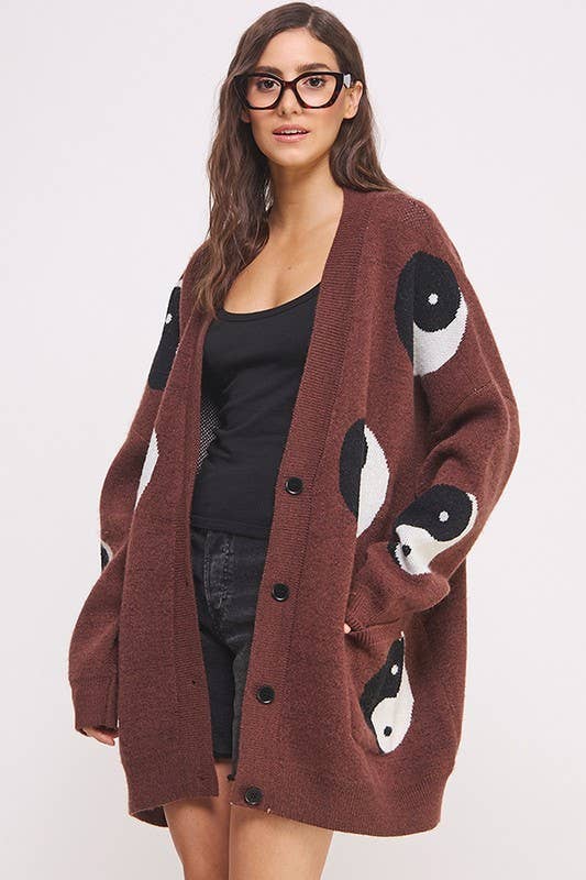 OVER SIZED YIN YANG CARDIGAN: Brown
