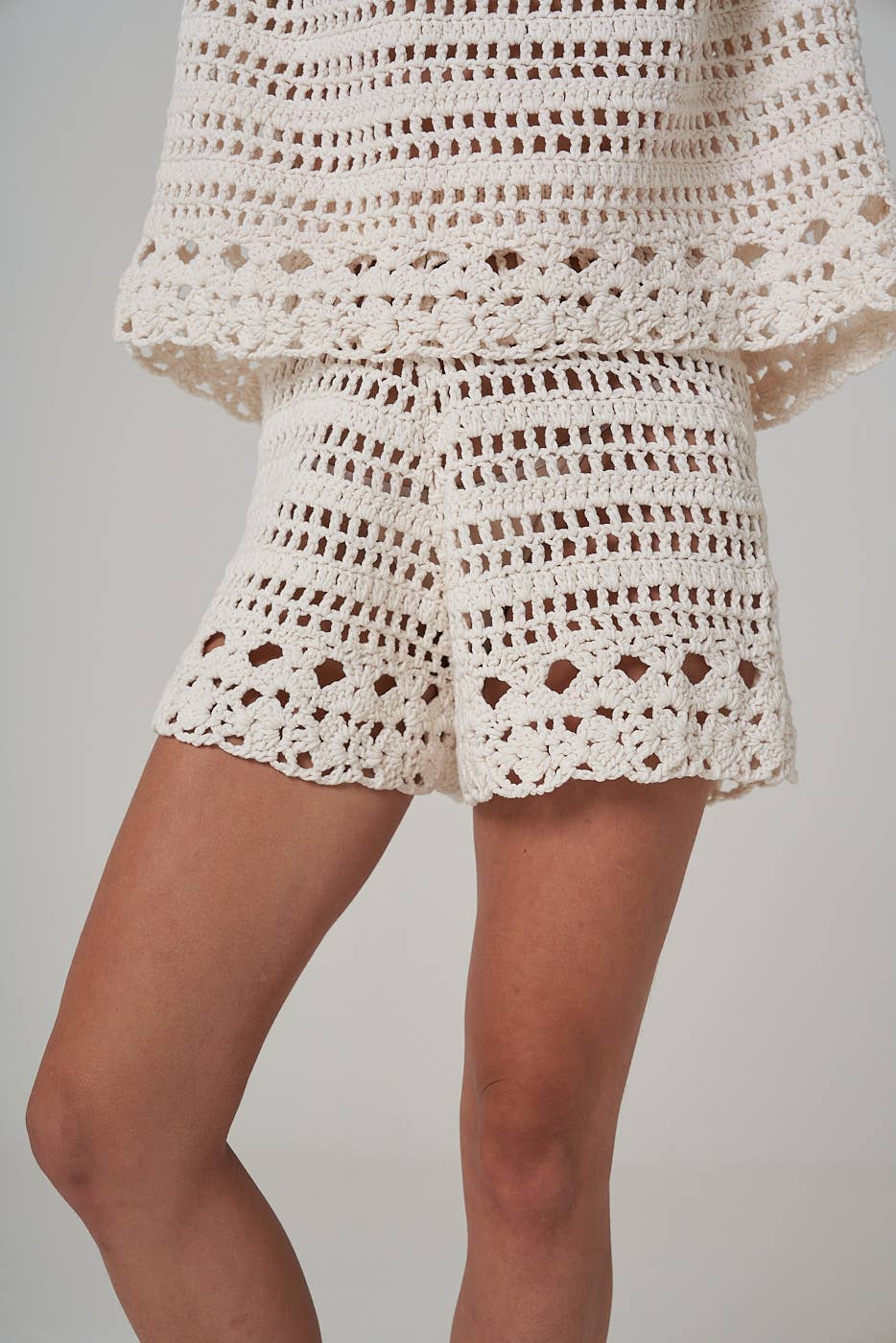 SARAH Hand crochet organic cotton shorts: S / Ecru