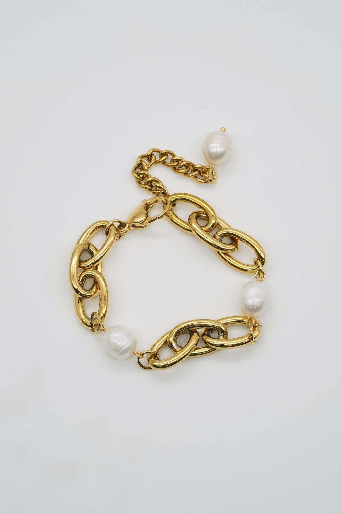 Chunky Chain Bracelet With Pearls